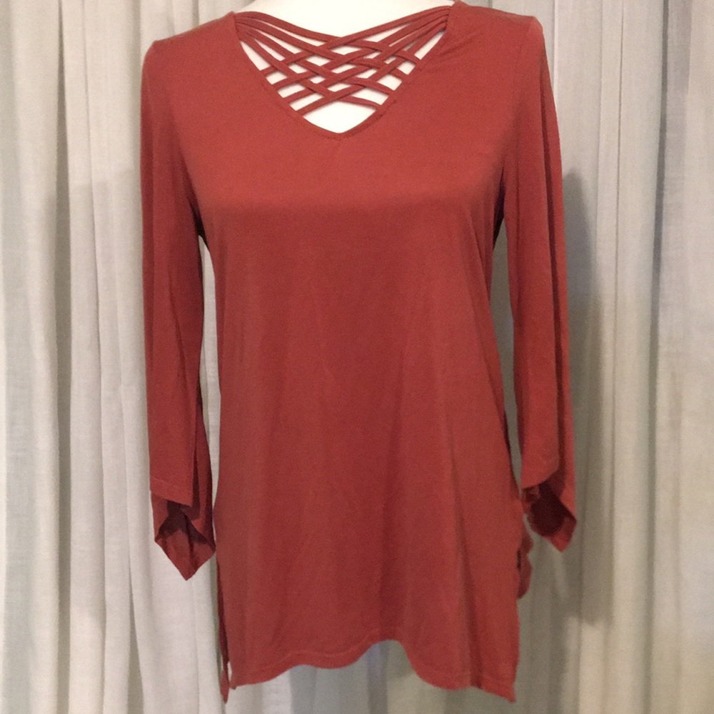 Cable & Gauge Women’s Top / Blouse